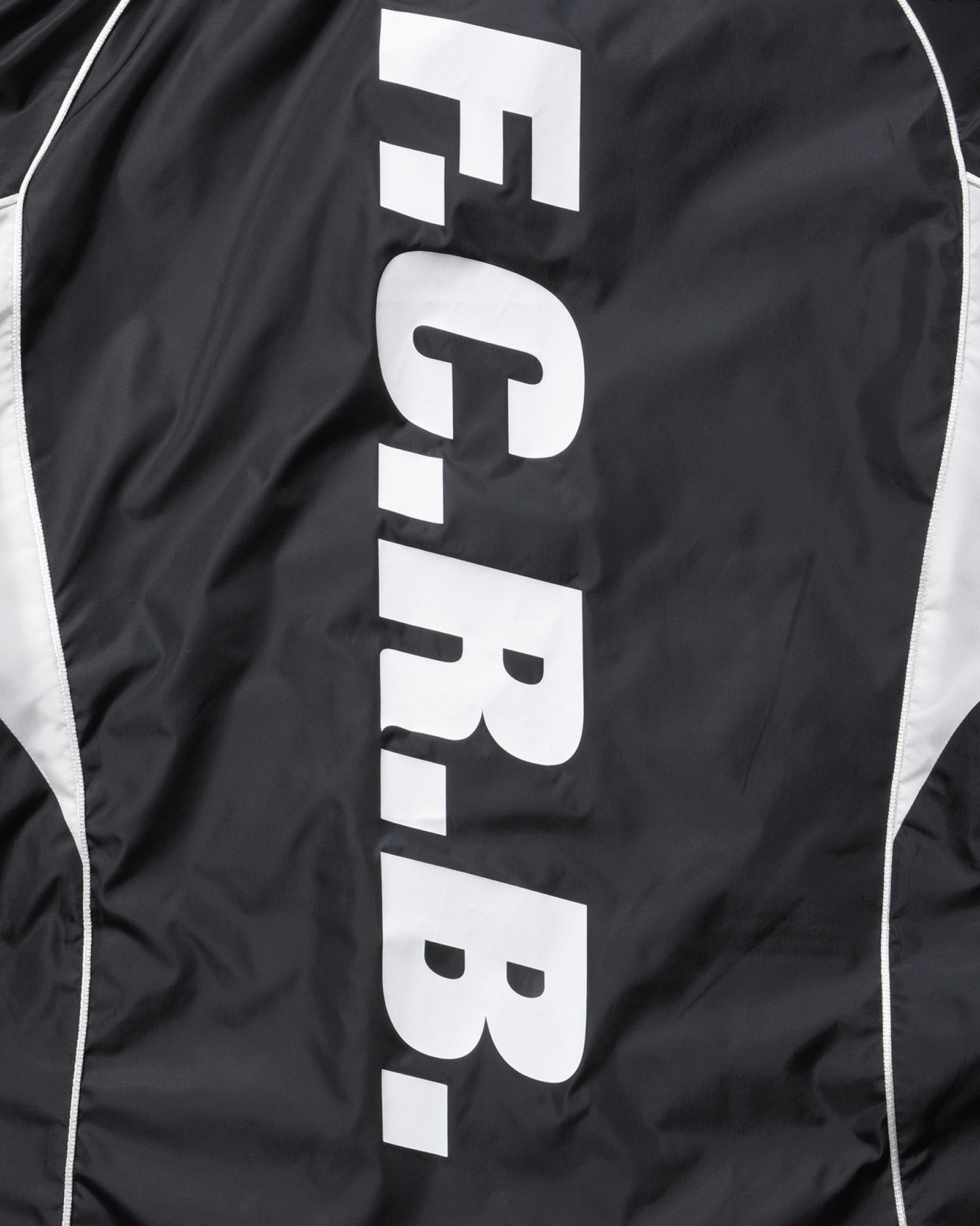 PS30 x WARM UP PISTE