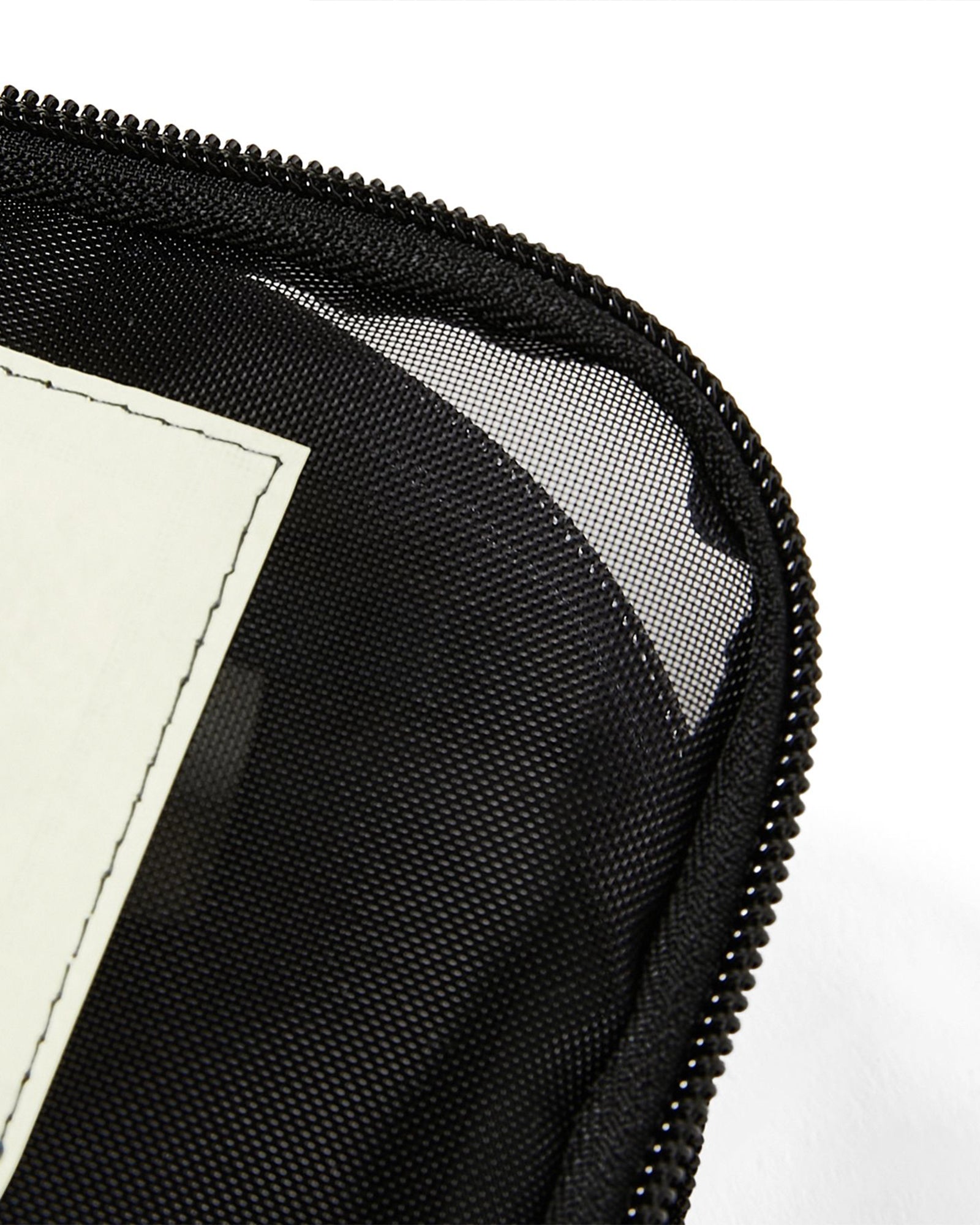 POUCH (MEDIUM)