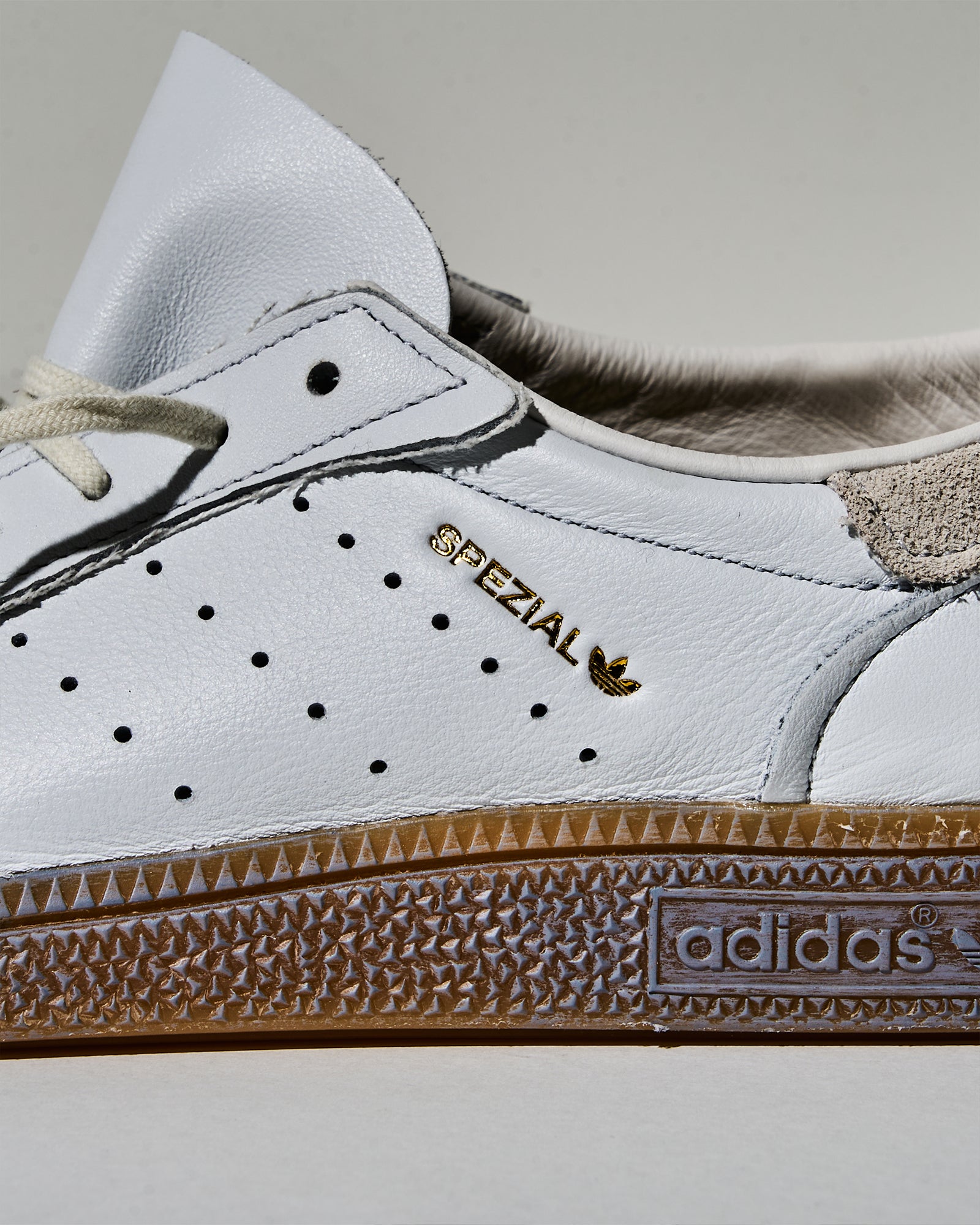 Handball Spezial White