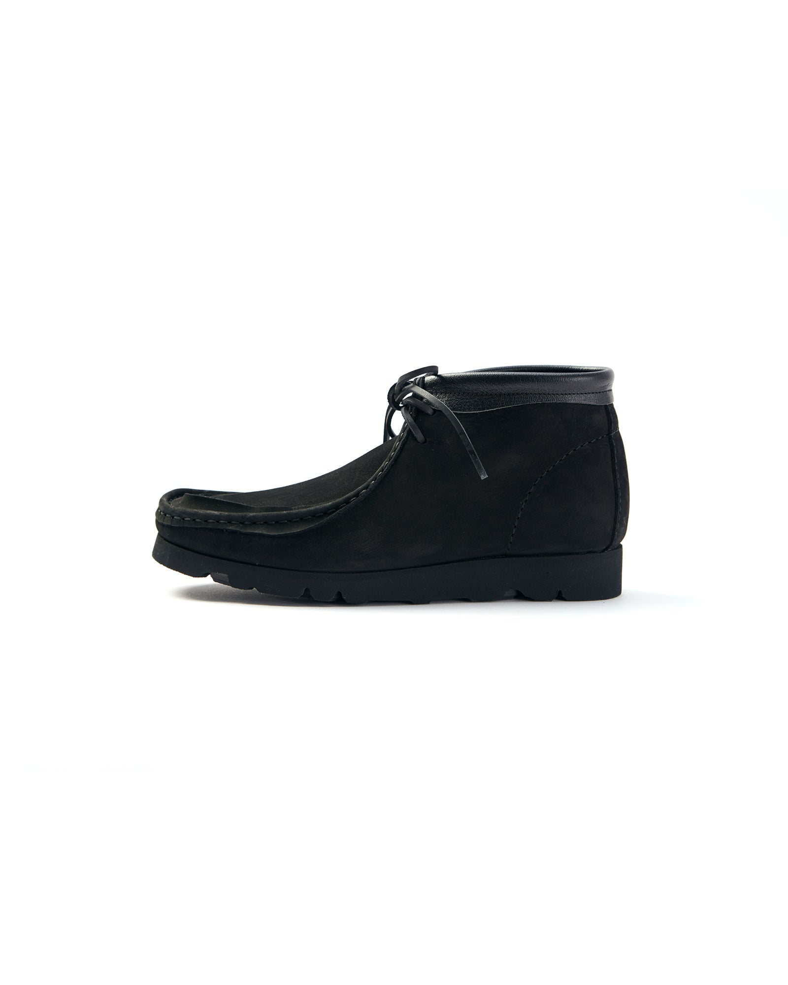 INVINCIBLE® x CLARKS ORIGINAL WALLABEE REIMAGINED(BLACK
