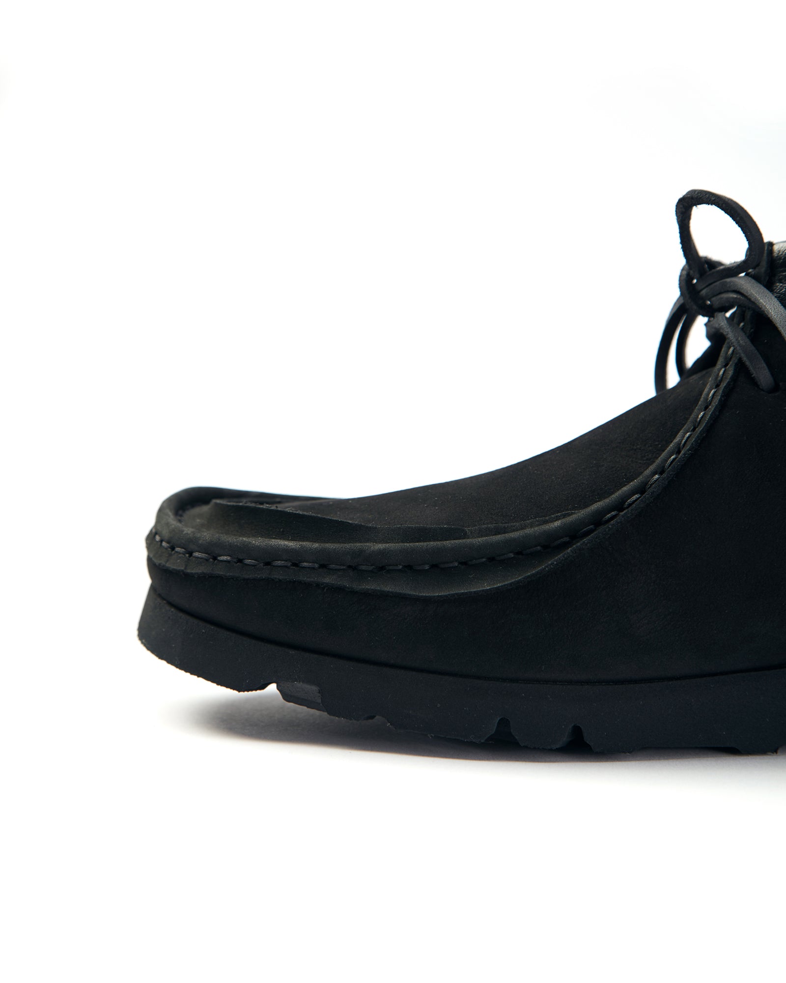 INVINCIBLE® x CLARKS ORIGINAL WALLABEE REIMAGINED(BLACK